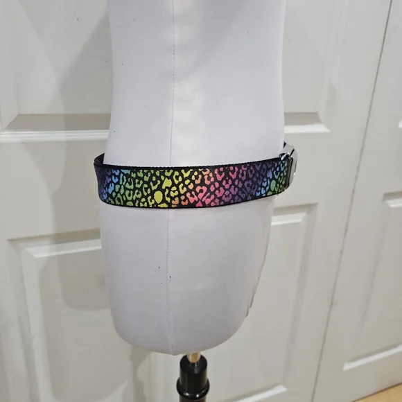 Vintage Y2K Hot Topic Punk Rainbow Pride Animal Print Seatbelt Buckle Belt OS - Picture 4 of 14